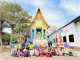กิจกรรมตักบาตรถนนสายวัฒนธรรม พาเข้าวัดแต่งชุดผ้าไทยใส่บาตร